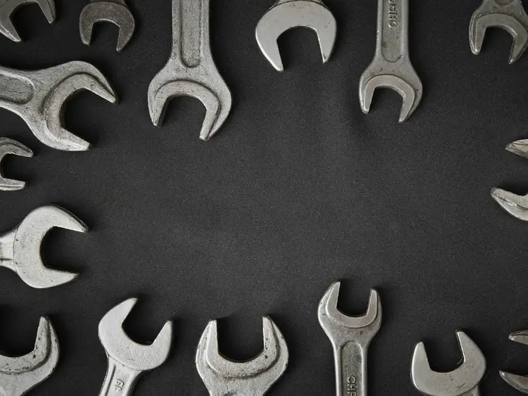 Spanners fanned out on a dark surface